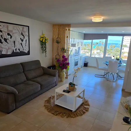 Jacaranda 2 By Sea And Beach, Pool, Very Central, Dishwasher, Wifi, Fantastic Seaview アパート
