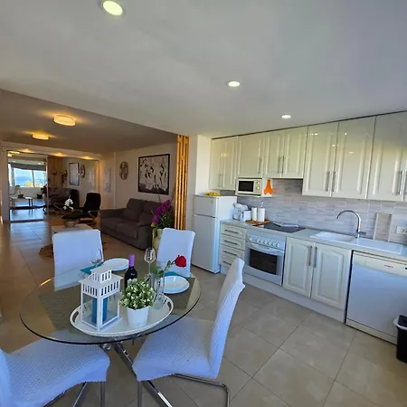 Jacaranda 2 By Sea And Beach, Pool, Very Central, Dishwasher, Wifi, Fantastic Seaview * アロナ
