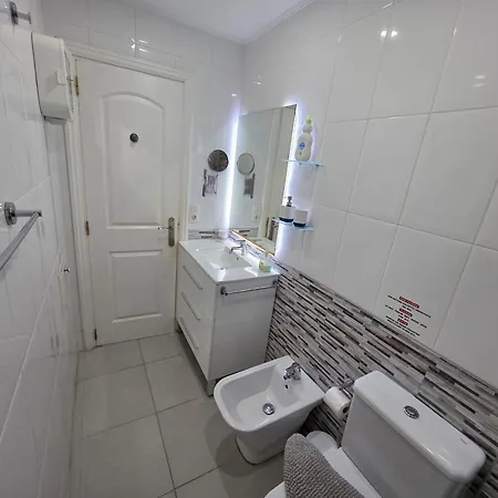 Jacaranda 2 By Sea And Beach, Pool, Very Central, Dishwasher, Wifi, Fantastic Seaview アパート